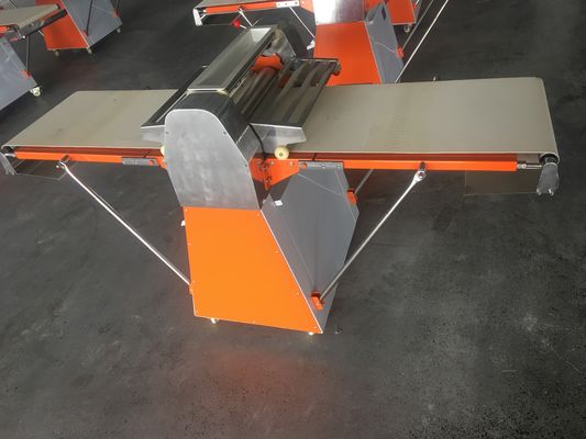 Máquina de prensagem de folhas de massa de tamanho de rolamento de 520 mm para preparação rápida e fácil de massa