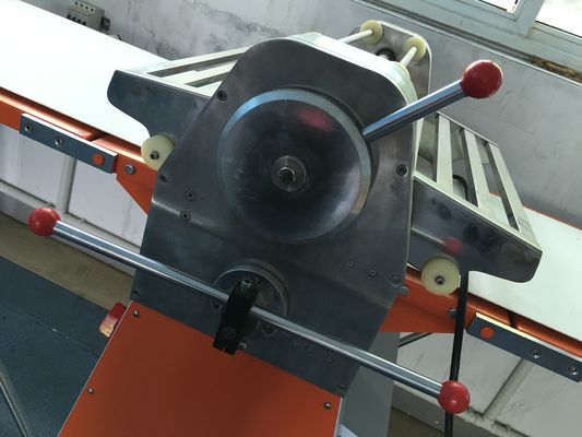 Máquina de prensagem de folhas de massa de tamanho de rolamento de 520 mm para preparação rápida e fácil de massa